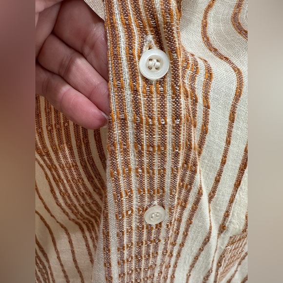 Carley Jean En Creme Button-Up Blouse Size Small - Picture 5 of 9